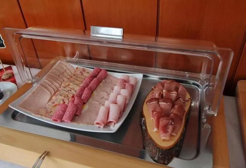 Hotelli & Restaurant Am Rosenhügel