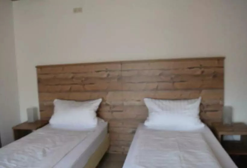 Majatalo Apartment Landhotel Zum Storchennest