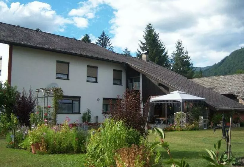 Majatalo Haus Tapestry