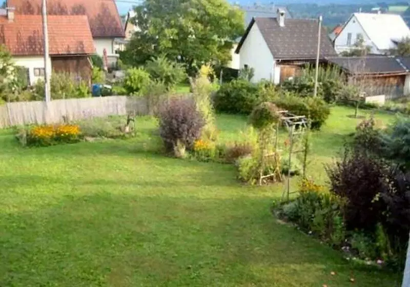 Majatalo Haus Tapestry