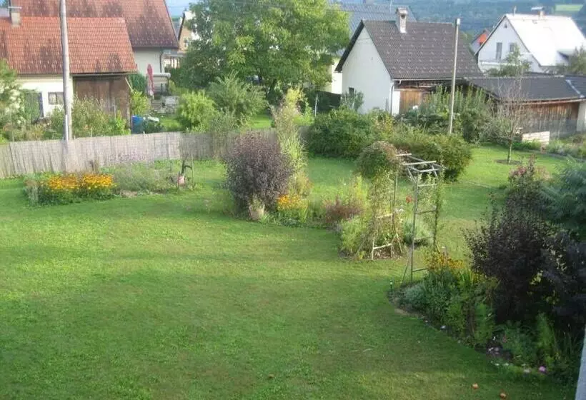 Majatalo Haus Tapestry