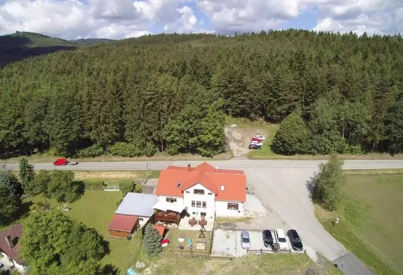 ペンション Penzion A Restaurace Hostinec Na Letné