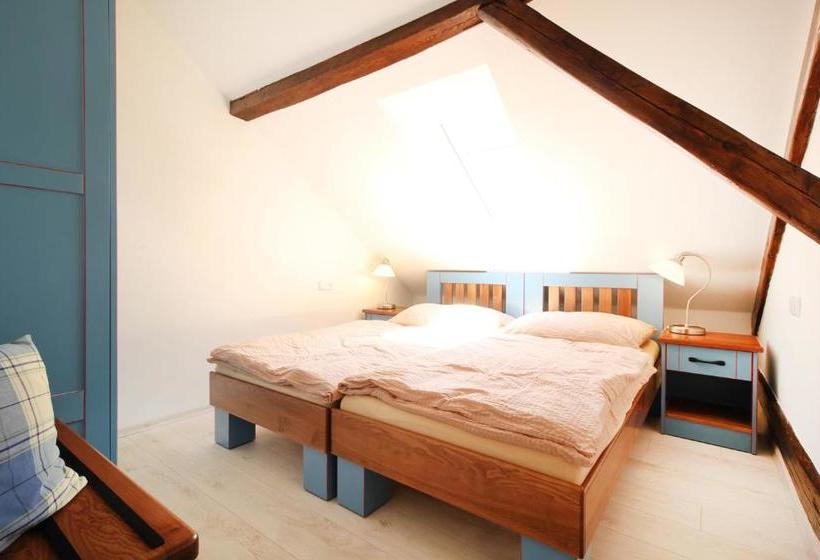 פנסיון Penzion A Restaurace Hostinec Na Letné