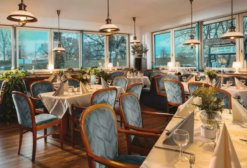 Majatalo Zur Rennbahn