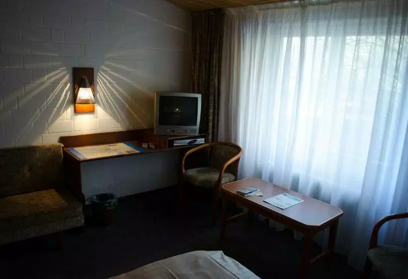 Majatalo Zur Rennbahn