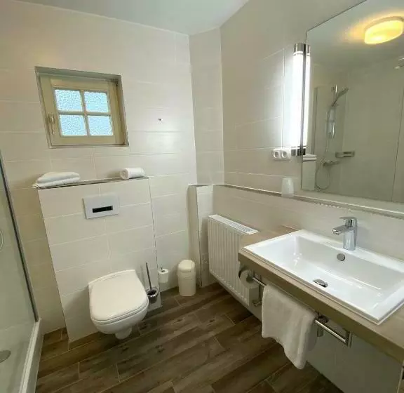 Majatalo Zur Rennbahn