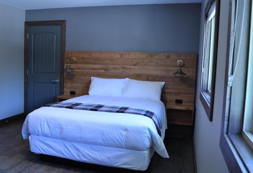 Hostel Sasquatch Inn