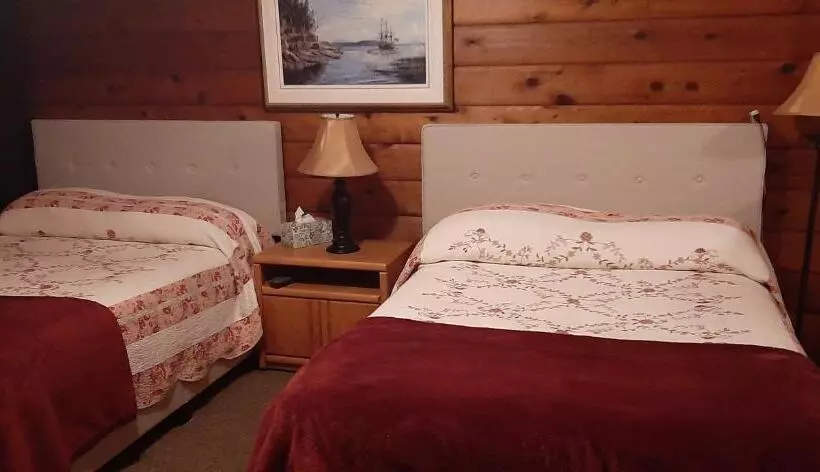 Aamiaismajoitus (B&B) Alert Bay Lodge