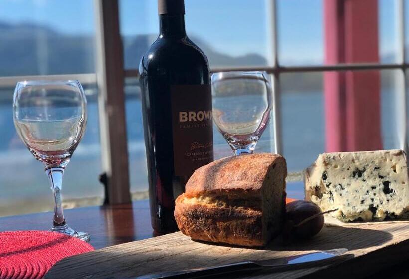 Bed and Breakfast Alert Bay Lodge