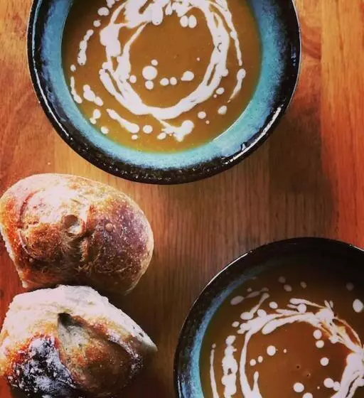 Aamiaismajoitus (B&B) Alert Bay Lodge