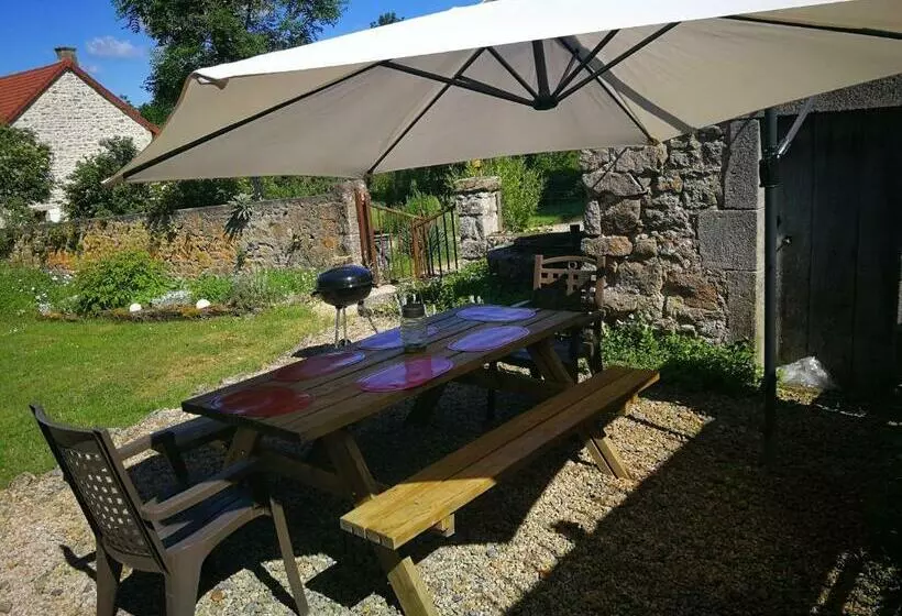 Aamiaismajoitus (B&B) Aux 2 Puys   Gîte Le Lemptégy