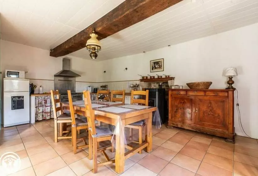 Aamiaismajoitus (B&B) Aux 2 Puys   Gîte Le Lemptégy