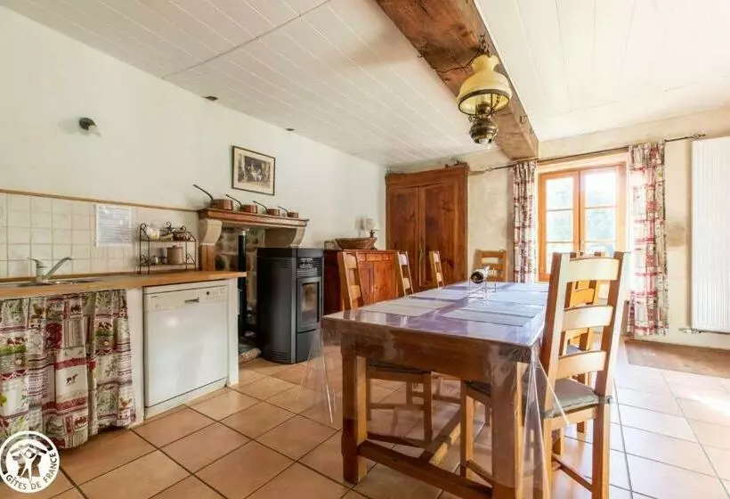 Aamiaismajoitus (B&B) Aux 2 Puys   Gîte Le Lemptégy