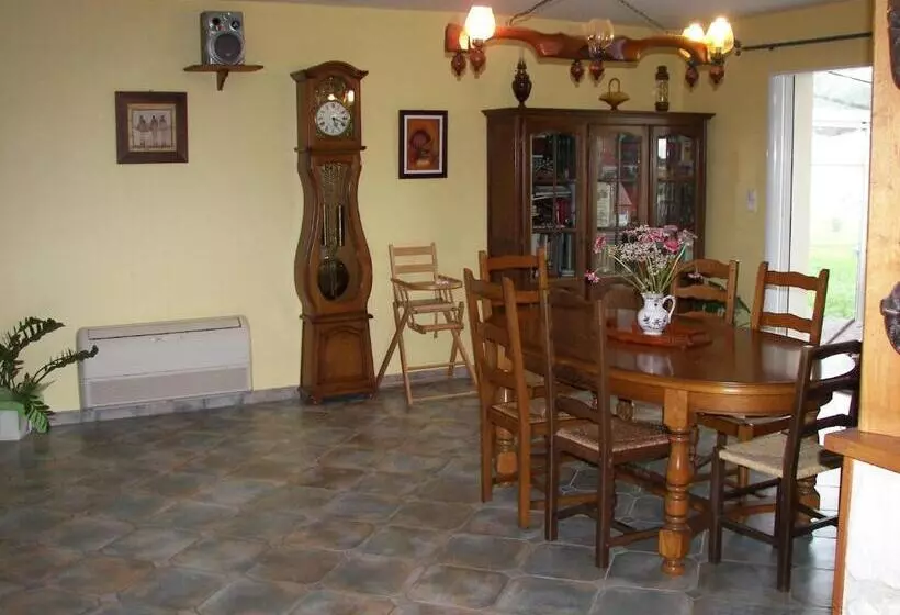 Aamiaismajoitus (B&B) Chambre D'hôtes Les Ormeaux