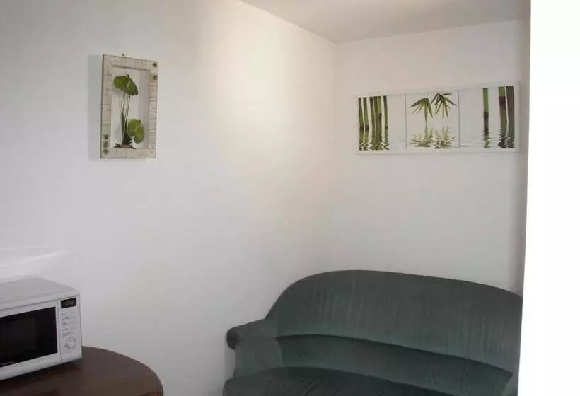 Aamiaismajoitus (B&B) Chambre D'hôtes Les Ormeaux