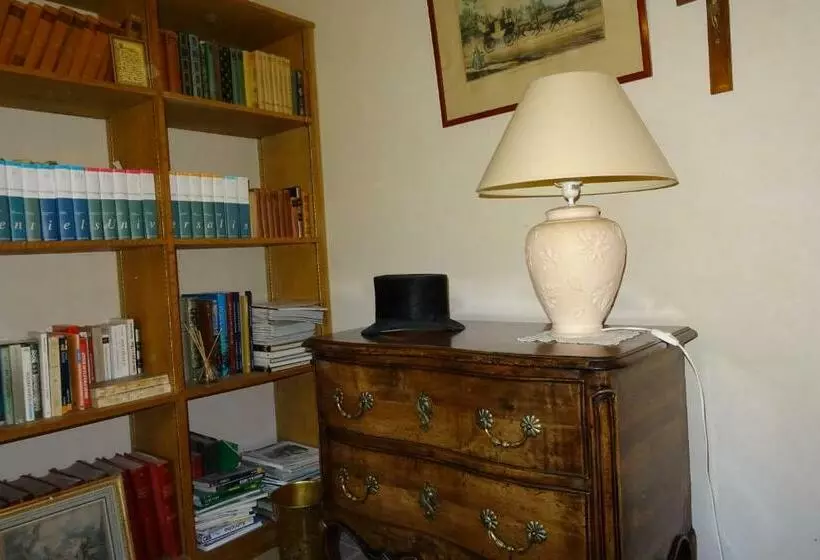 Aamiaismajoitus (B&B) Chambres D'hôtes à La Fontanille