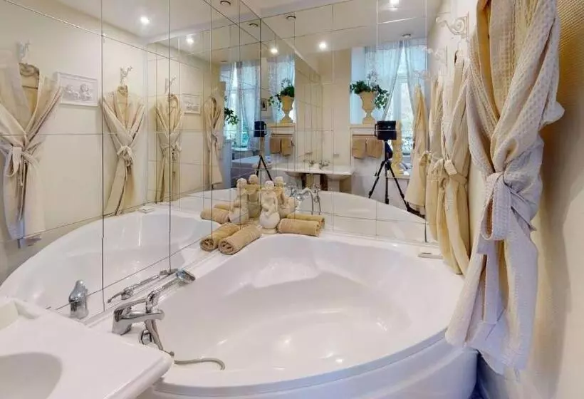 ベッドアンドブレックファースト Château Le Castel Des Anges