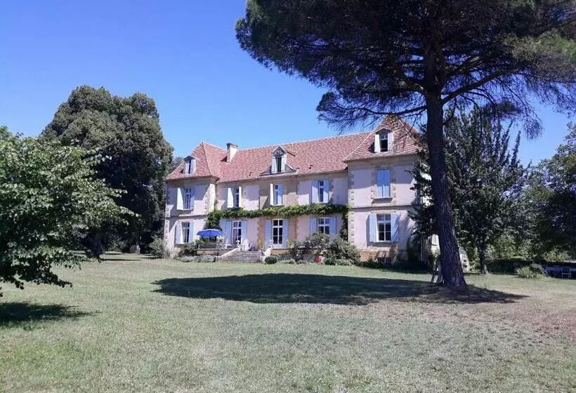 ベッドアンドブレックファースト Château Le Tour   Chambres D Hôtes