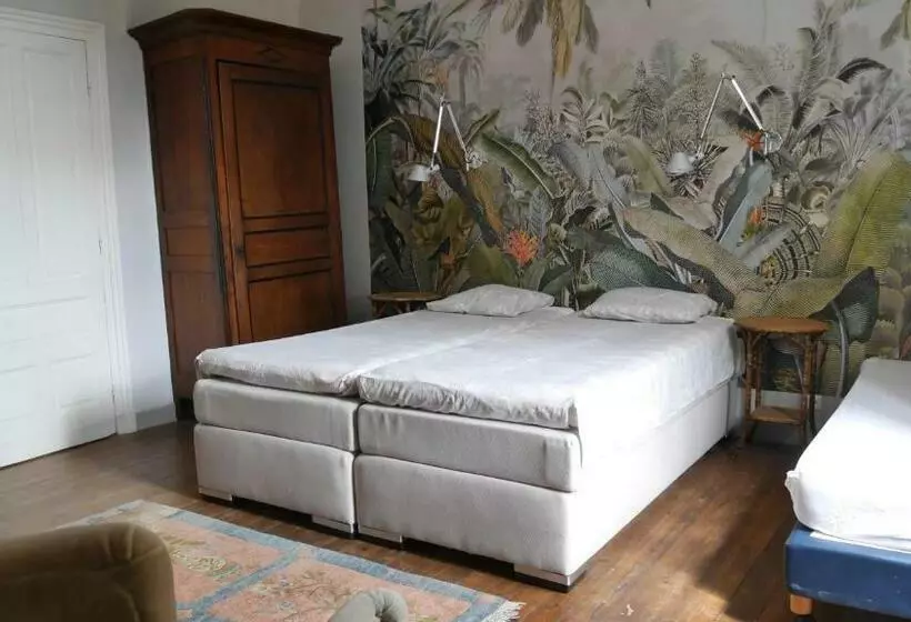 ベッドアンドブレックファースト Château Le Tour   Chambres D Hôtes
