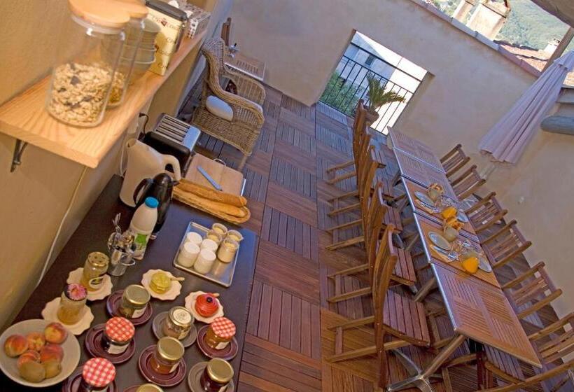 צימר Des Lits Sur La Place