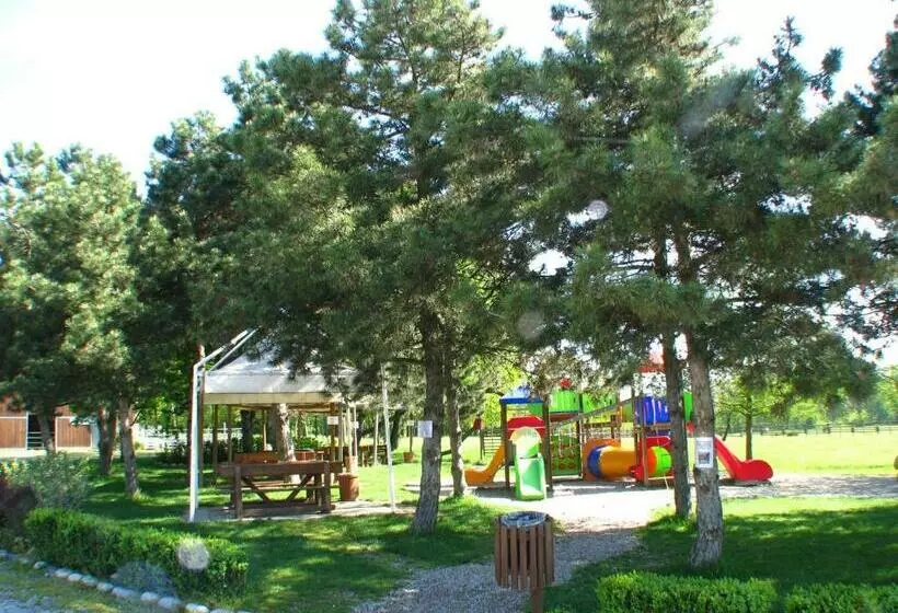 Hotelli Agriturismo Cassinazza