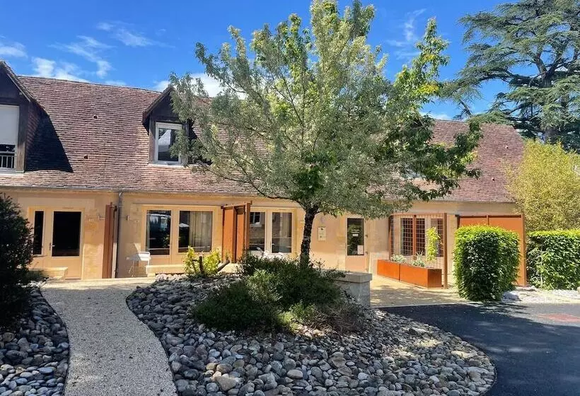 ホテル Hôtel & Restaurant   Le Manoir Des Cèdres   Piscine Chauffée Et Climatisation