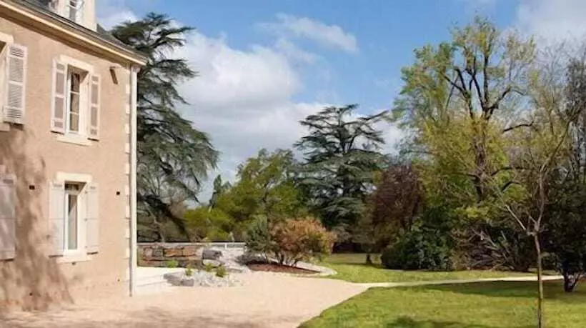 ホテル Hôtel & Restaurant   Le Manoir Des Cèdres   Piscine Chauffée Et Climatisation