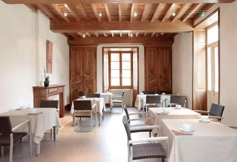 ホテル Hôtel & Restaurant   Le Manoir Des Cèdres   Piscine Chauffée Et Climatisation