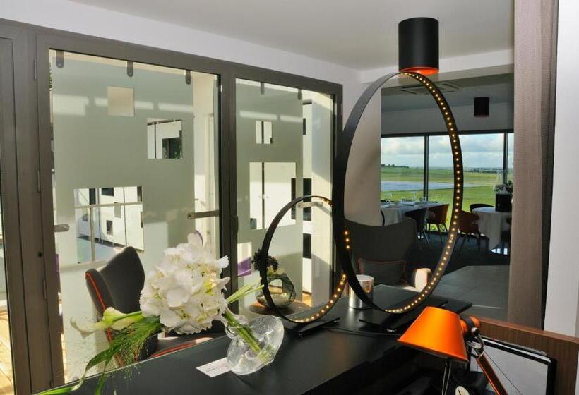 ホテル Hôtel Restaurant L Aquarelle