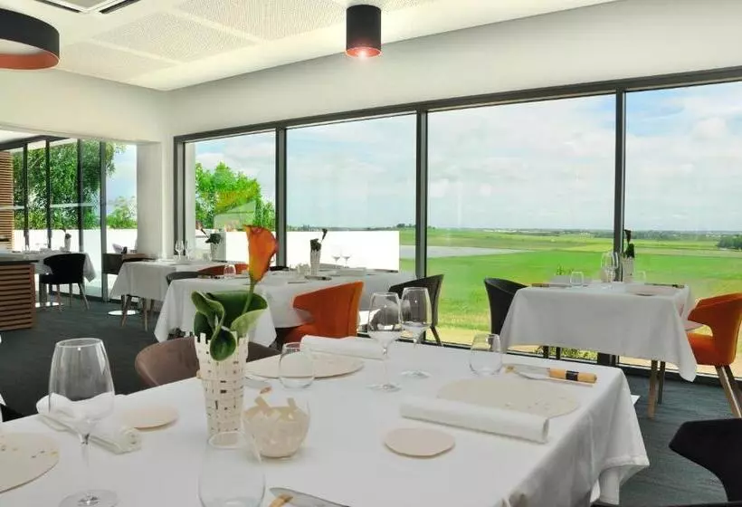ホテル Hôtel Restaurant L Aquarelle