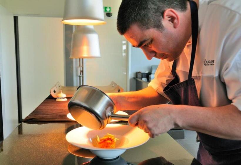 ホテル Hôtel Restaurant L Aquarelle