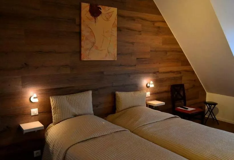 ホテル Hôtel Restaurant La Couronne