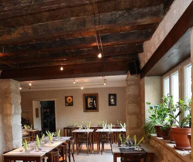 Отель Le Relais Du Chateau