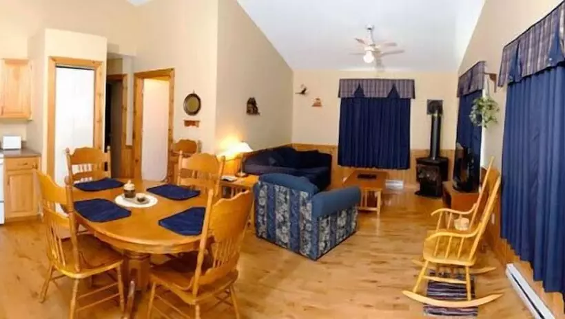 Hotelli Villegiature Deux Rivieres Resort