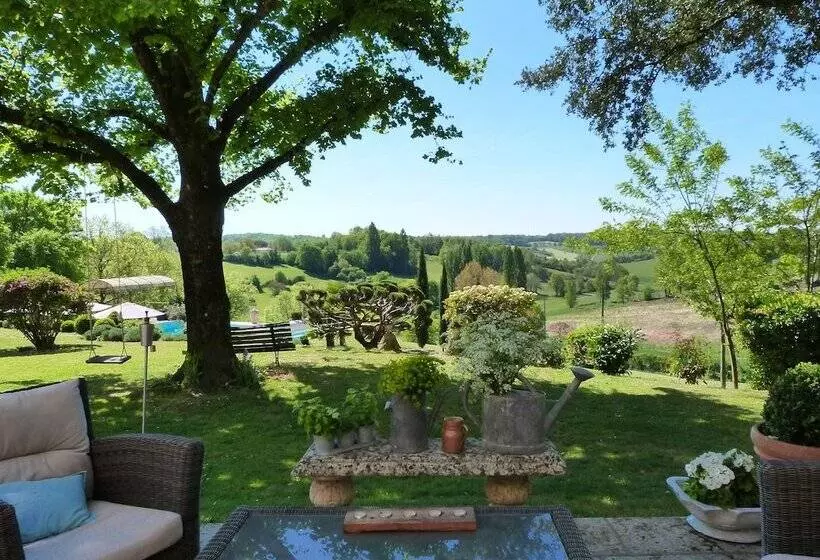 Le Manoir De Beauregard   B&b