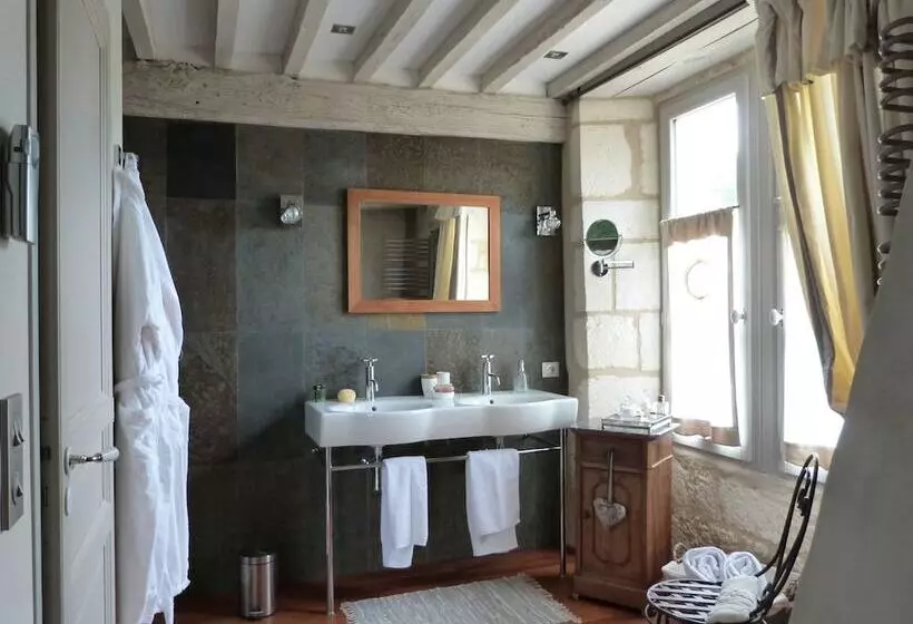 Le Manoir De Beauregard   B&b