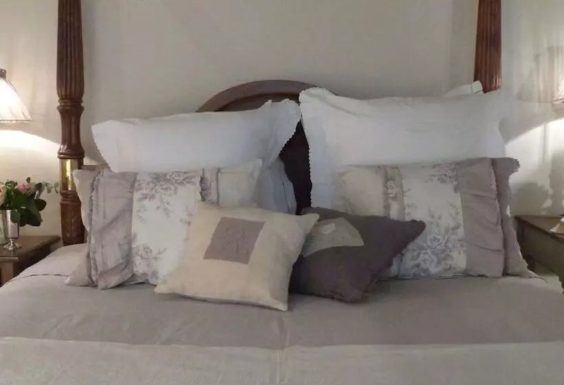 Le Manoir De Beauregard   B&b