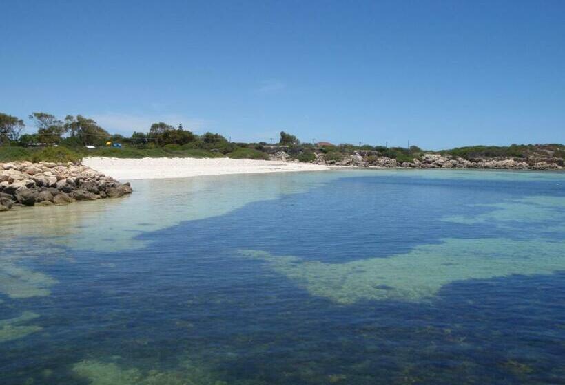 Мотель Centrebreak Beach Stay