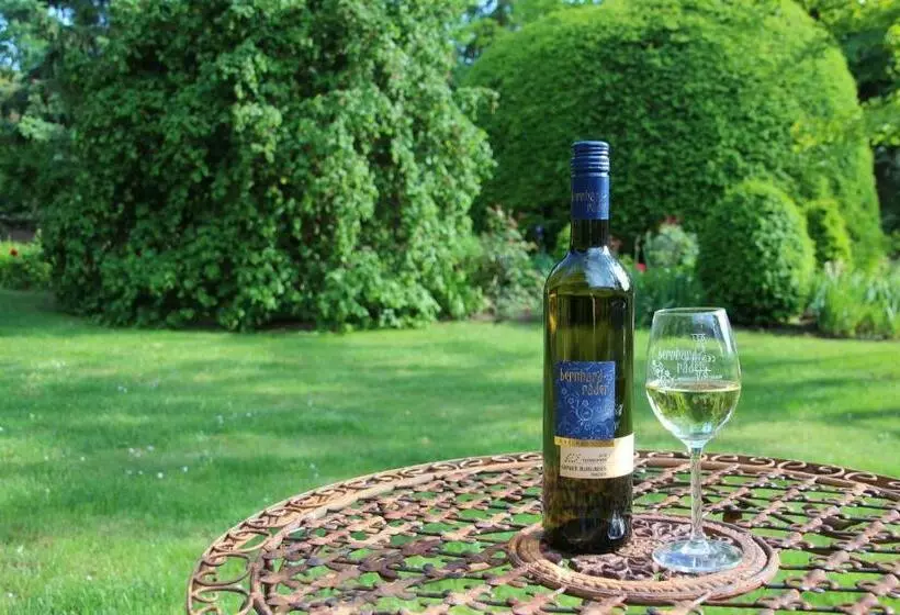 Majatalo Bio Weingut, Gästehaus Und Kräuterhof