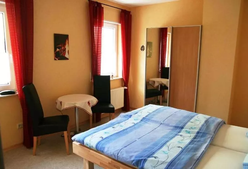 Majatalo Ferienweingut Hensler