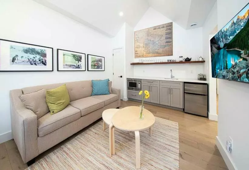 Majatalo Newsroom Suites