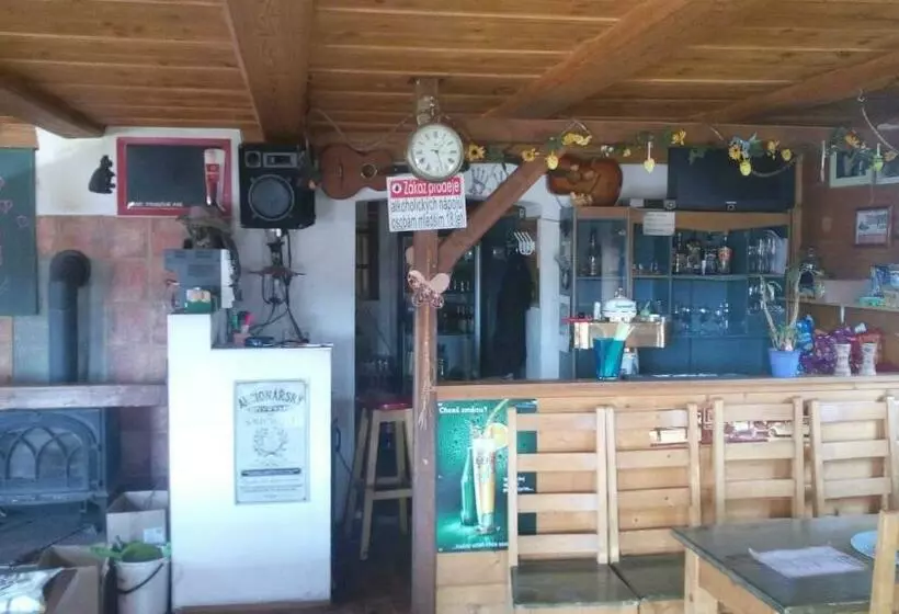 Retkeilymaja Country Club Konírna