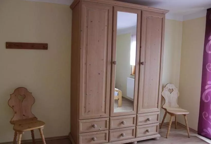 Retkeilymaja Gästehaus Zum Prinzenfelsen