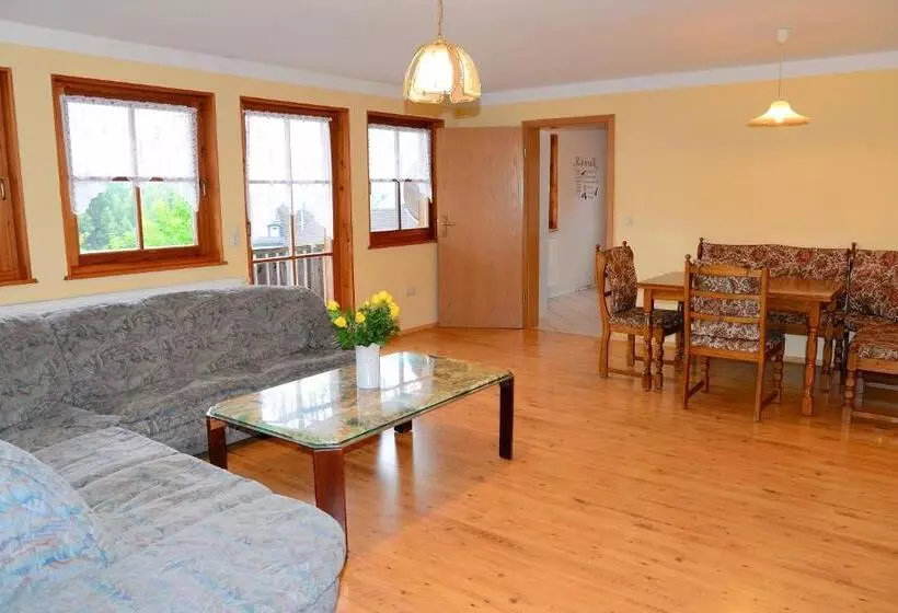 Retkeilymaja Gästehaus Zum Prinzenfelsen