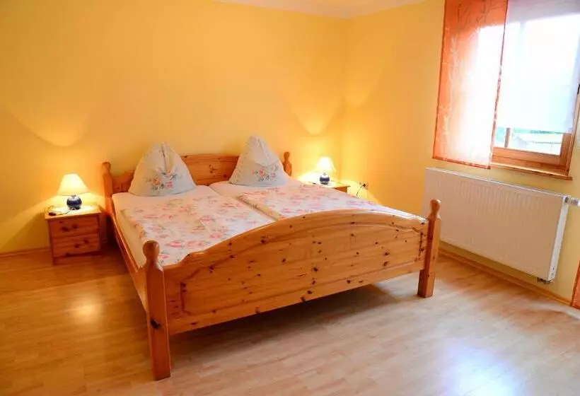 Retkeilymaja Gästehaus Zum Prinzenfelsen