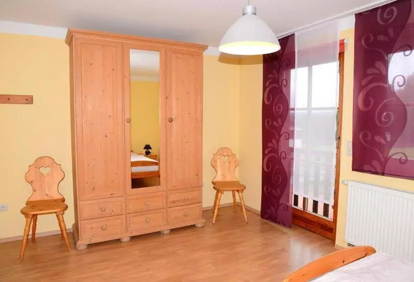 Retkeilymaja Gästehaus Zum Prinzenfelsen