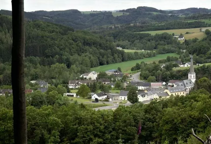 Retkeilymaja Restaurant   Pension Im Pfenn