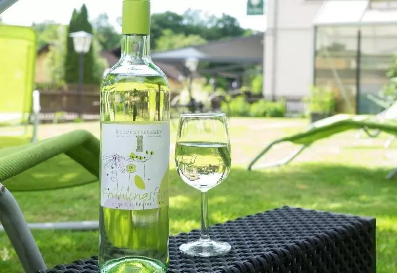 Retkeilymaja Restaurant   Pension Im Pfenn