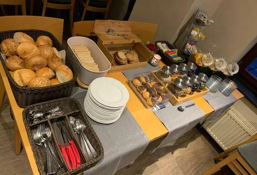 Retkeilymaja Restaurant   Pension Im Pfenn