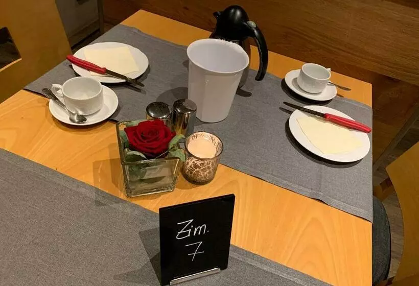 Retkeilymaja Restaurant   Pension Im Pfenn